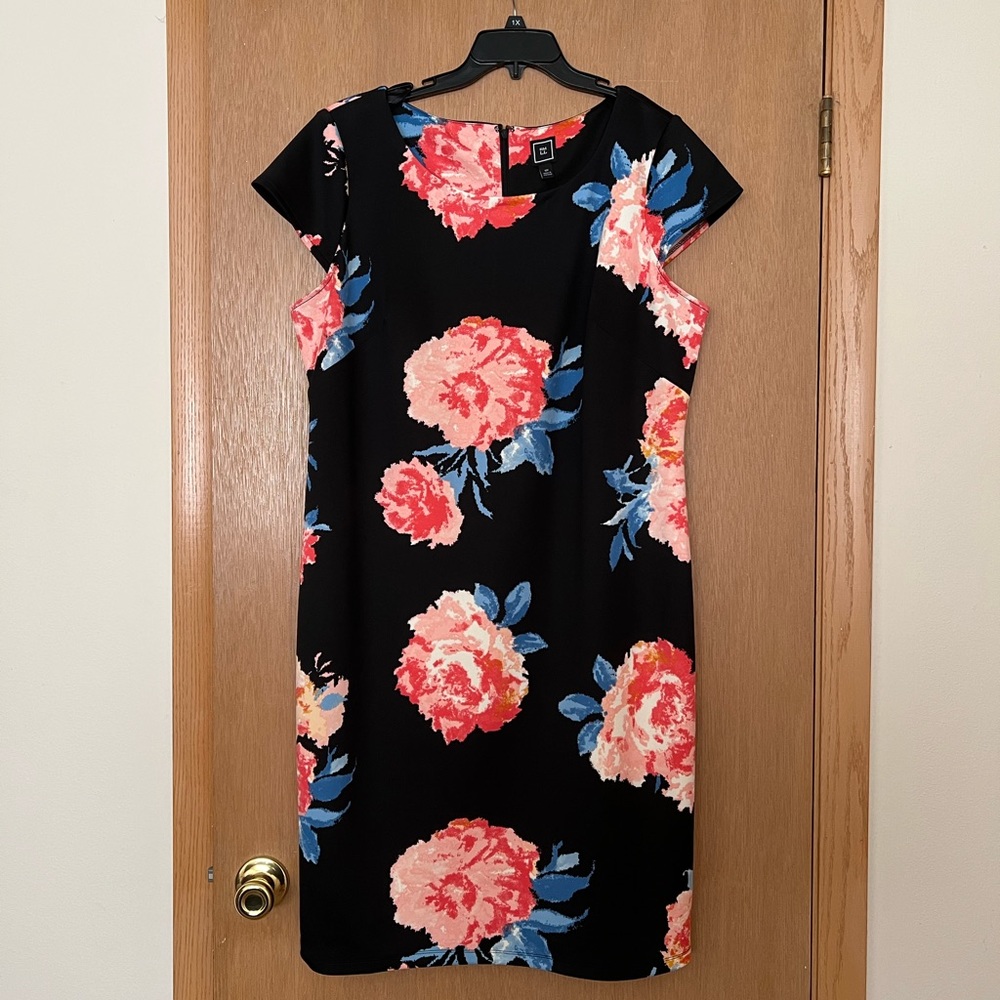 Business/formal flower knee length dress size 18W